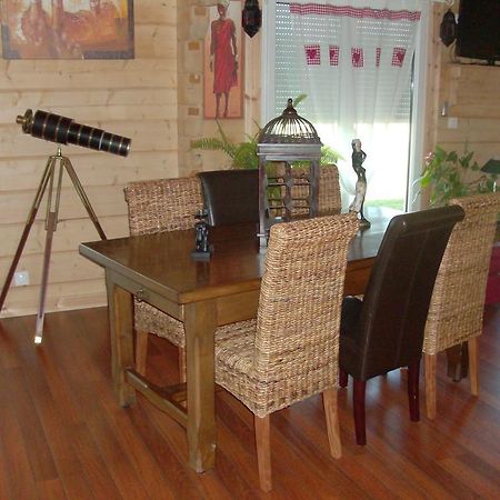 לינה וארוחת בוקר Mers-sur-Indre Le Chalet Des 4 Saisons מראה חיצוני תמונה