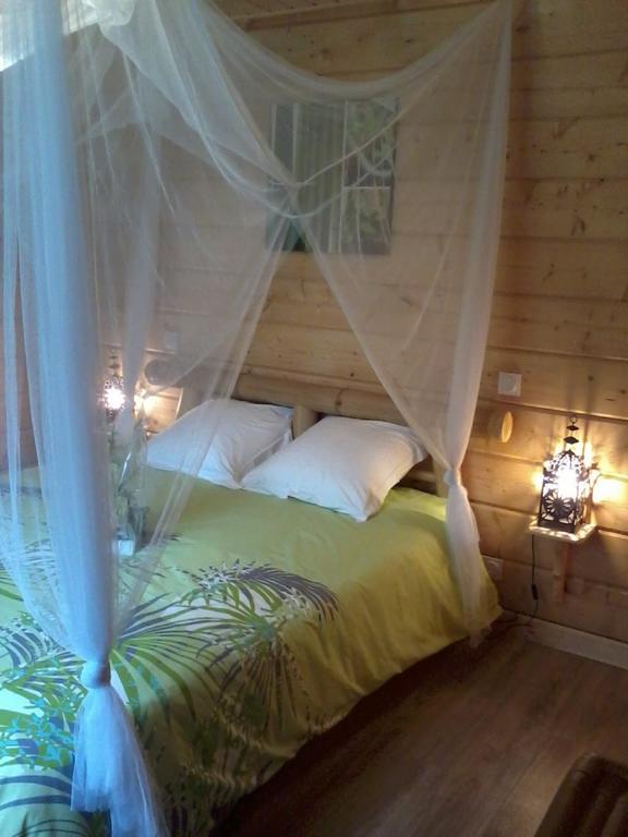 לינה וארוחת בוקר Mers-sur-Indre Le Chalet Des 4 Saisons חדר תמונה